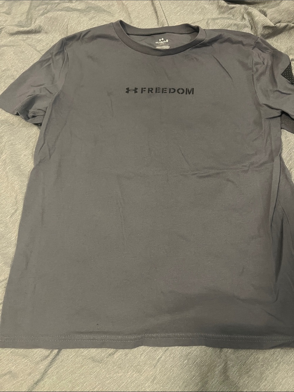 Under Armour boys Freedom Short-Sleeve Tee — gray